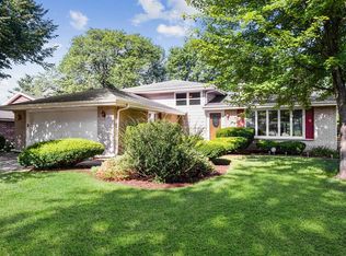 7612 Rohrer Dr, Downers Grove, IL 60516