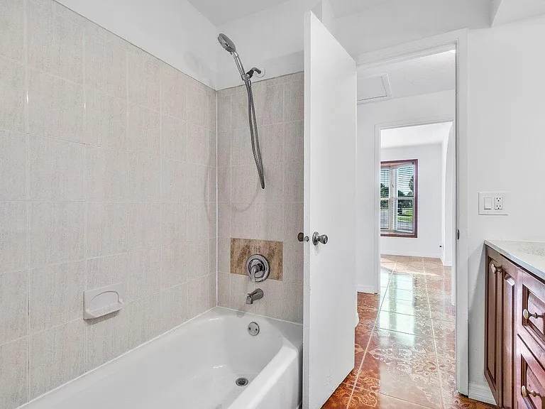4271 Empress St — Photo 21