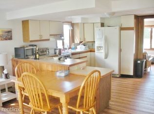 17 Eire Rd, Narragansett, RI 02882