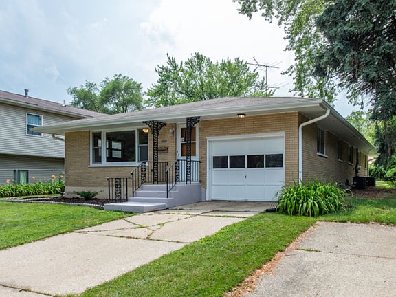 2nd image of 2116 Elisha Ave