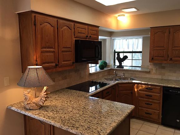 3rd image of 114 Teakwood Dr