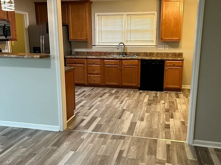 824 Fresno Dr — Photo 11