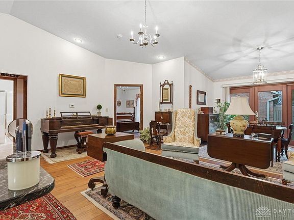 5th image of 332 Leyland Park Dr