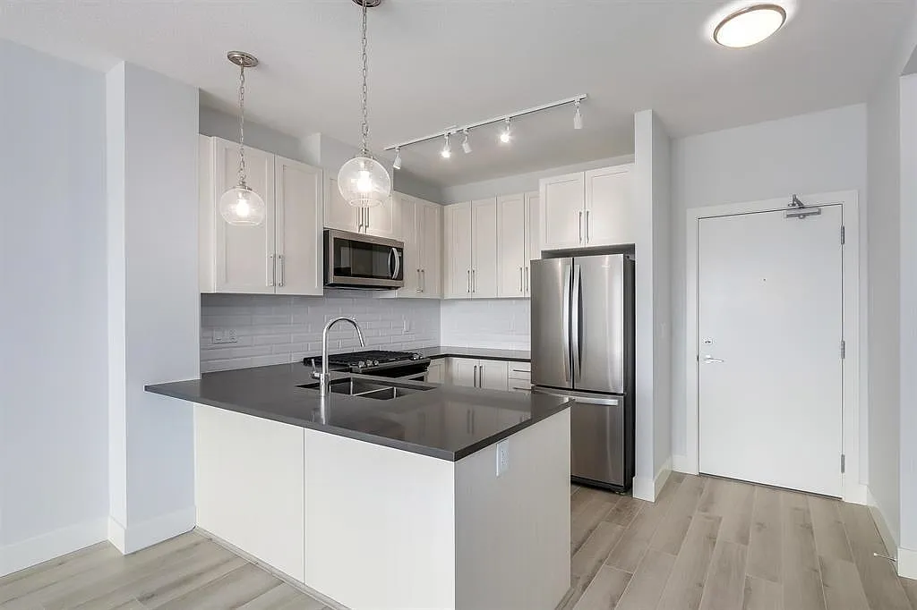 1 bed, 692 sqft, $2,000 — Photo 1