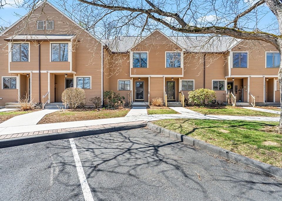 1st image of 575 Bridge Rd Unit 11-3