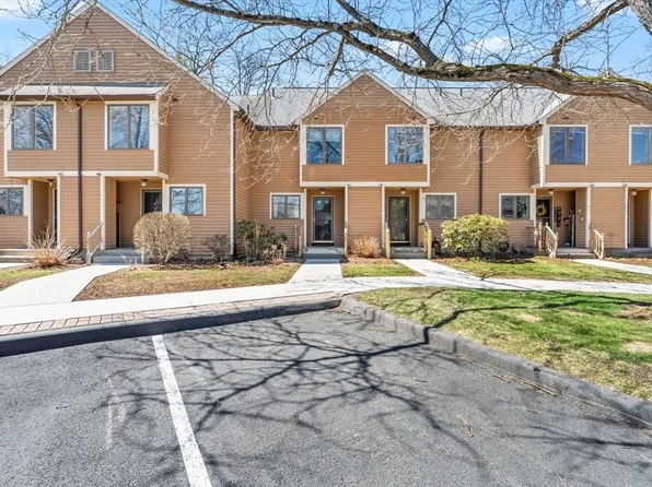 575 Bridge Rd Unit 11-3, Northampton, MA 01062