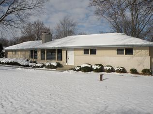 3740 Crescent Ct, Brookfield, WI 53005