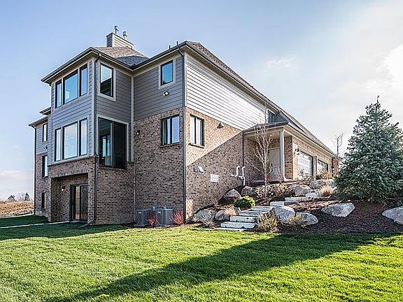 4th image of 2431 Westbrooke Cir S