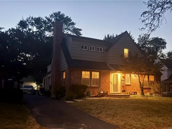 6848 Locust St, Kansas City, MO 64131