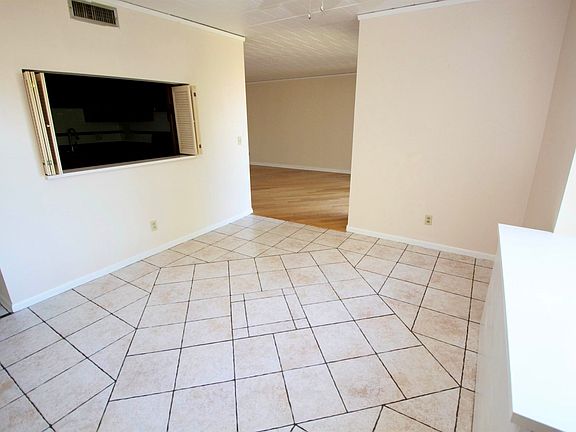 1BR - Dining Room