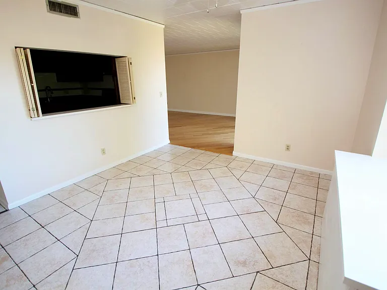 1BR - Dining Room