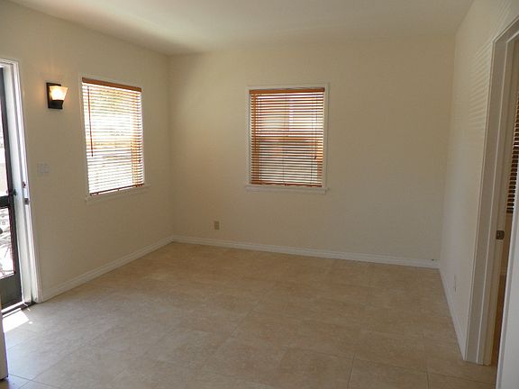 4th image of 221 32nd St