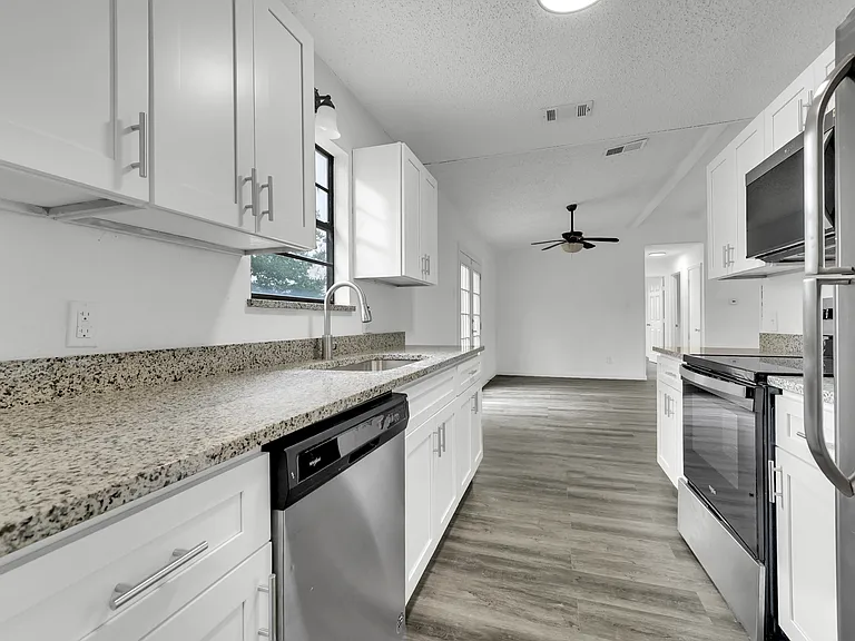 161 Country Ln #1135-B — Photo 8