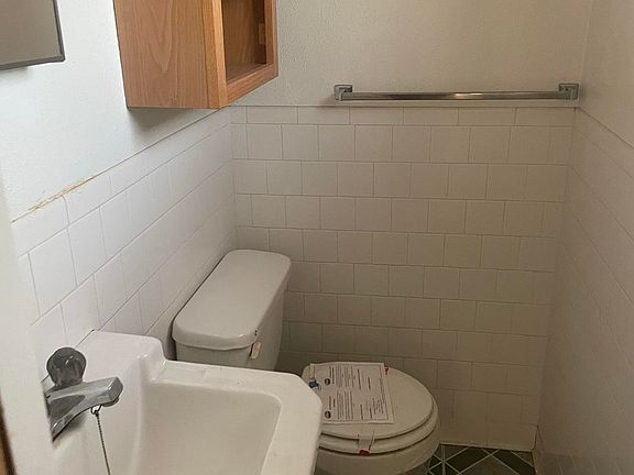 3rd image of 515 Corbett St