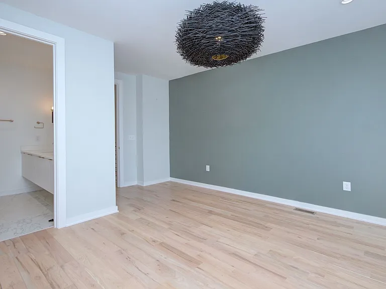 2737 Shenandoah Ave — Photo 14