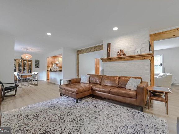 5th image of 23242 Esperanza Dr