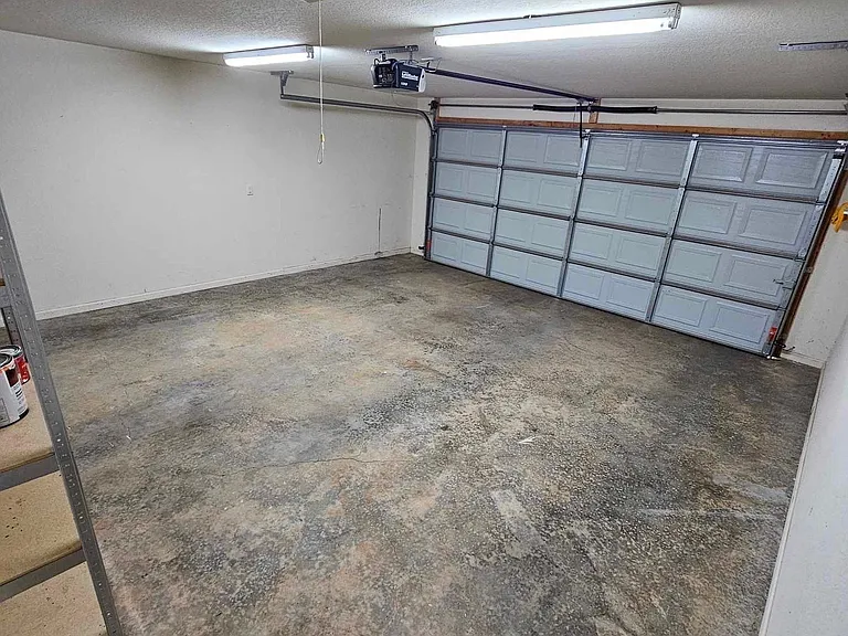 1151 Meadows Dr — Photo 24