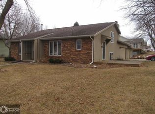 2306 Wakefield Dr, Marshalltown, IA 50158