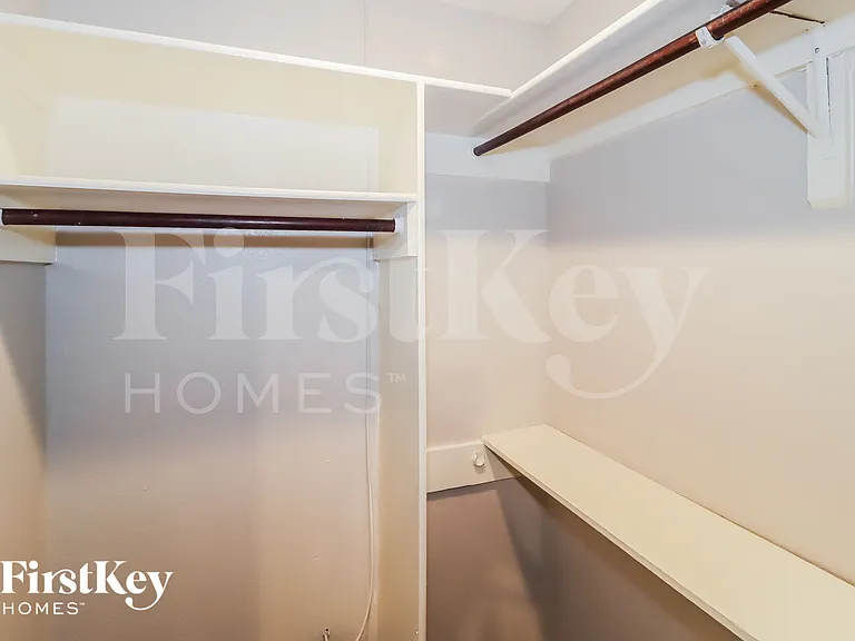 3200 Creekwood Ln — Photo 11