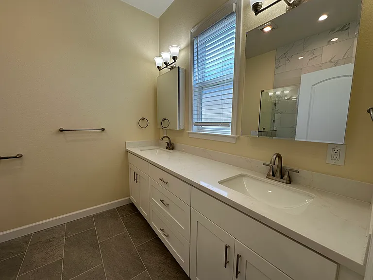 230 Velarde St — Photo 5
