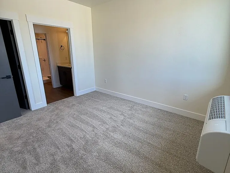 702 Victory Ln — Photo 35