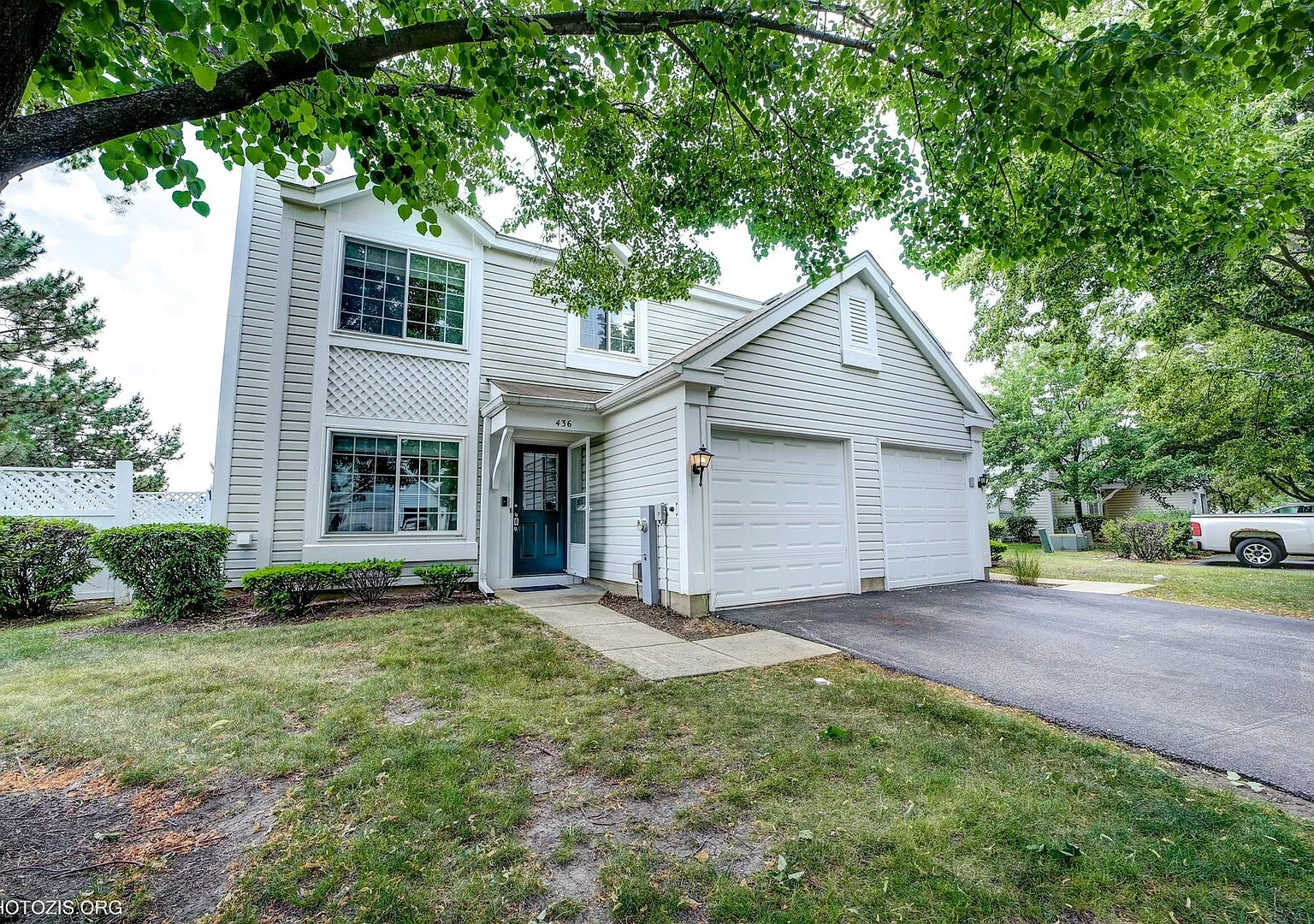 2 bed, 1.5 bath, 1052 sqft, $2,200 — Photo 1