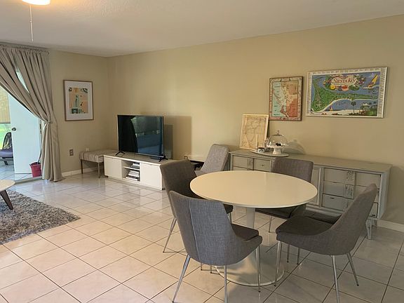 5th image of 3536 Pinecrest St APT 102