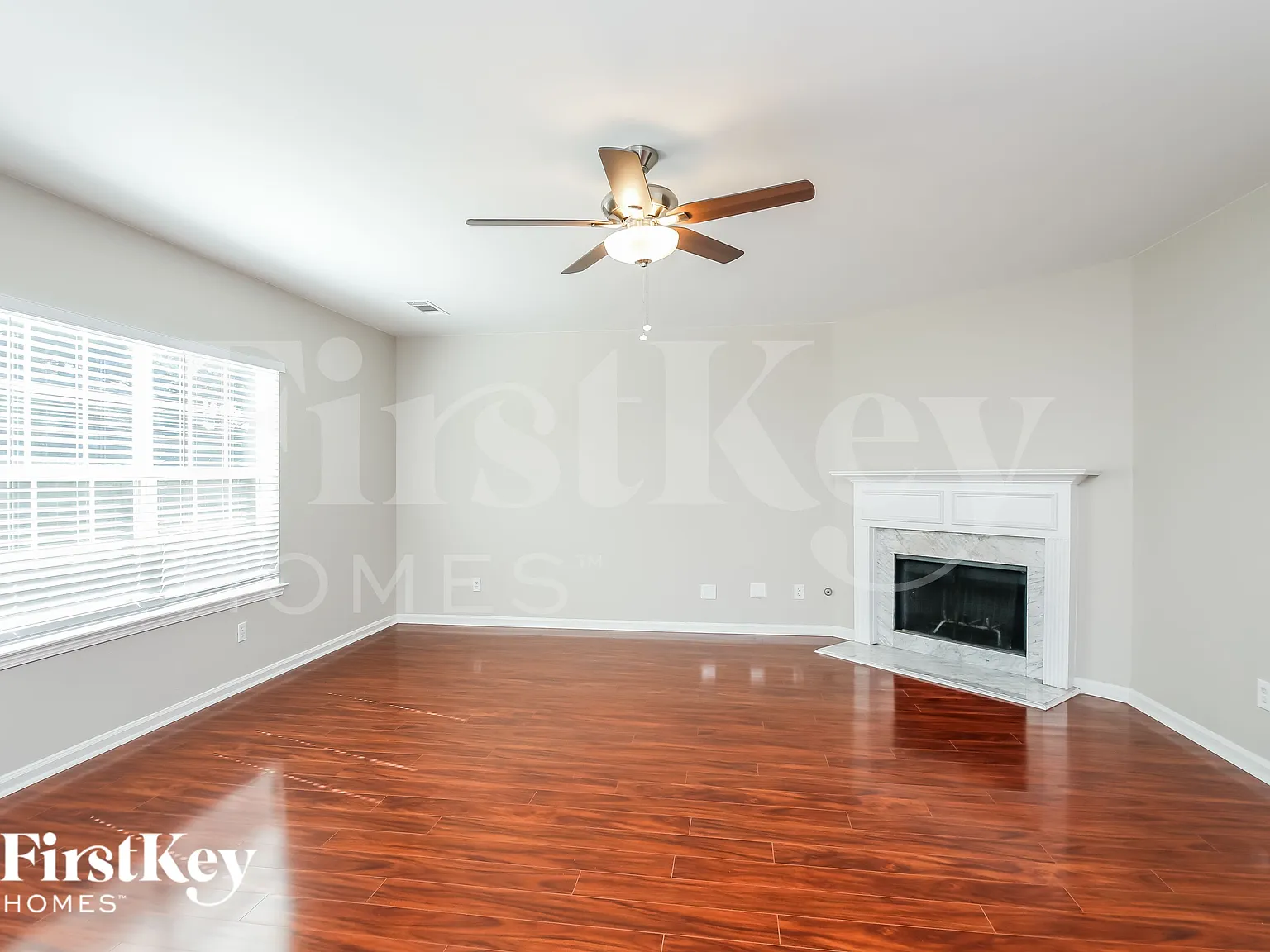 5 bed, 3.0 bath, 2718 sqft, $2,395 — Photo 2