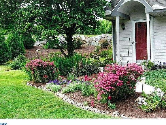 3rd image of 15 Saddlebrook Ln