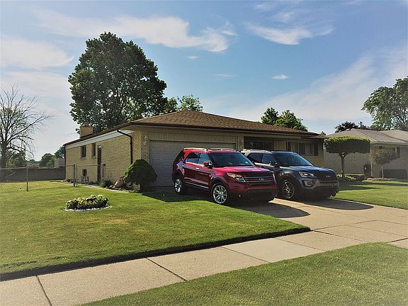 4th image of 28328 Dohran Dr
