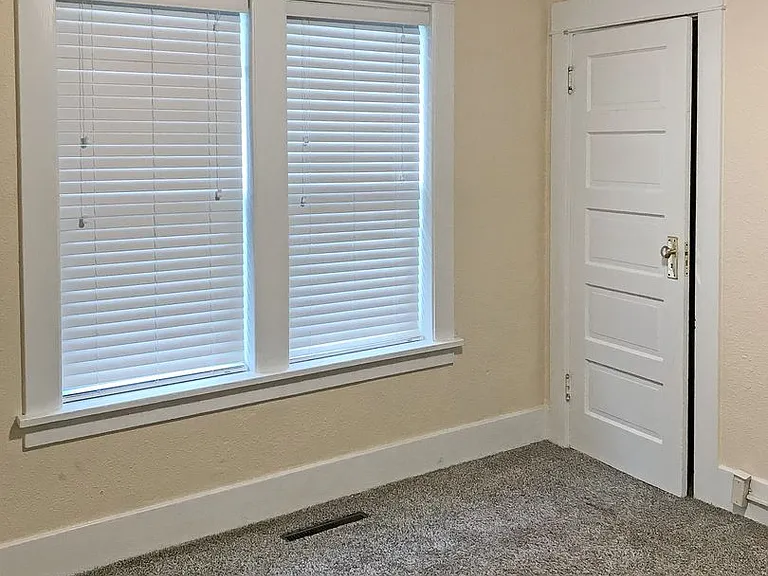 3824 S Park Ave — Photo 6
