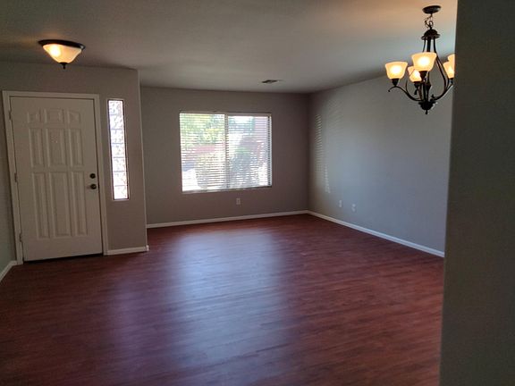 2nd image of 1322 E Penny Ln