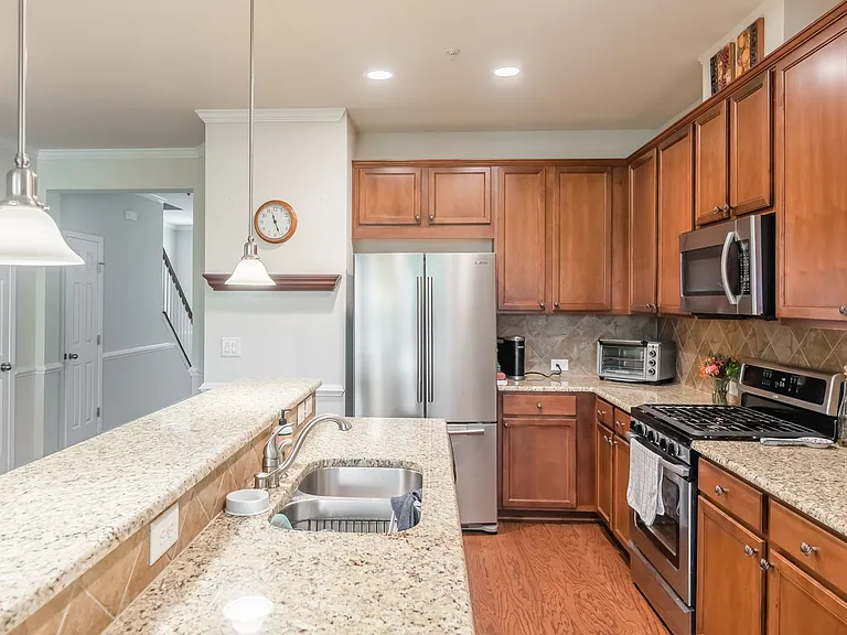 8329 Yaxley Hall Dr — Photo 3