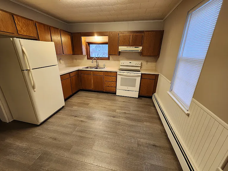363 N Vine St — Photo 5