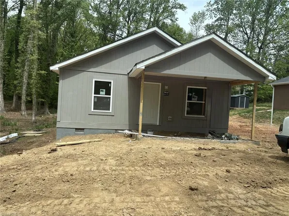 3634 Bates Dr, Winston Salem, NC 27105