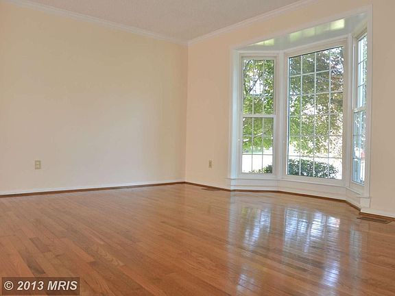3rd image of 3595 Plum Dale Dr