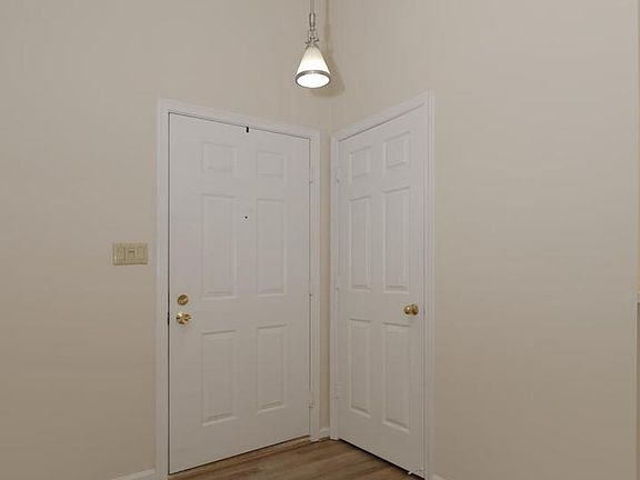 4th image of 7509 Ashby Ln Unit M