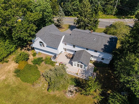 5th image of 36 Pine St