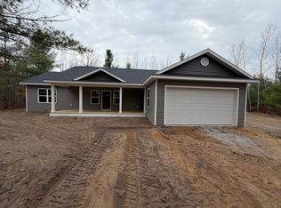 661 White Pine Dr, Pellston, MI 49769