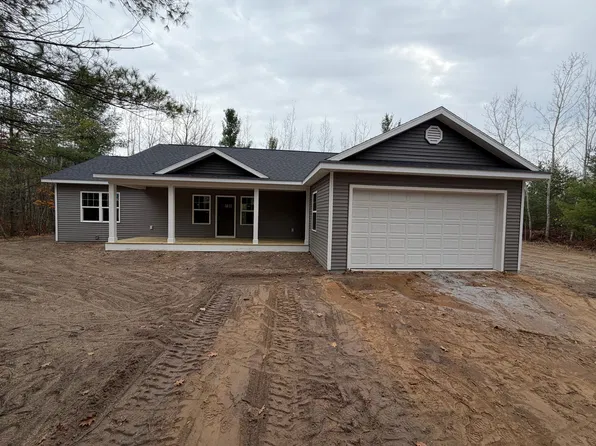 661 White Pine Dr, Pellston, MI 49769