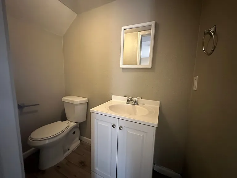 6066 Nw Expy — Photo 10