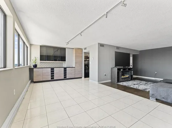 380 Pelissier St, Windsor, ON