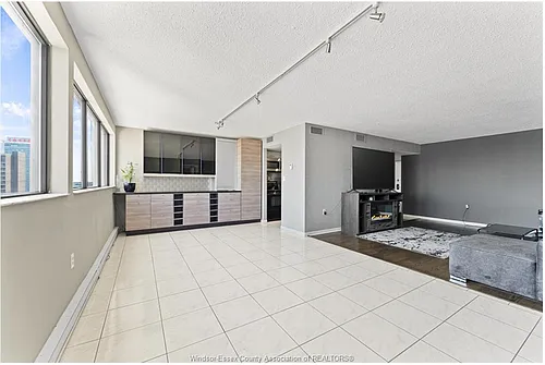 380 Pelissier St Photo 1