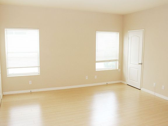 5th image of 14584 S Normandie Ave