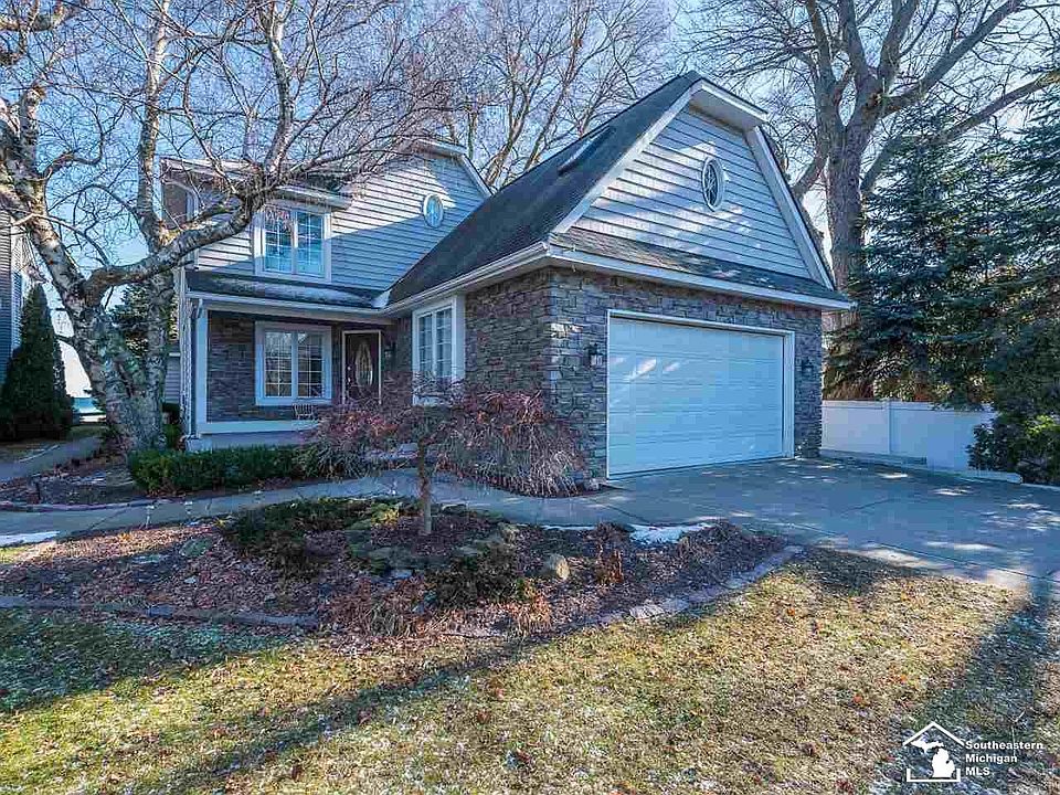 1st image of 12674 N Lakeshore Dr