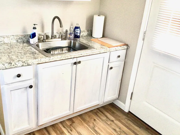 Full sized sink