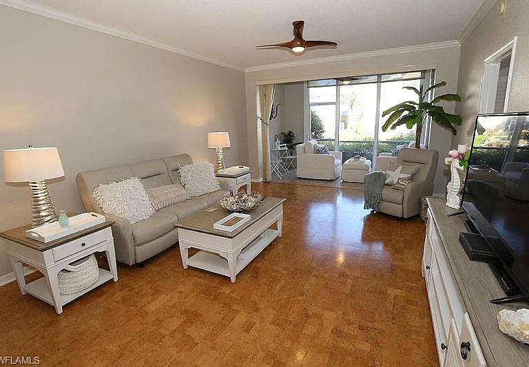 7058 Barrington Cir #102 — Photo 3