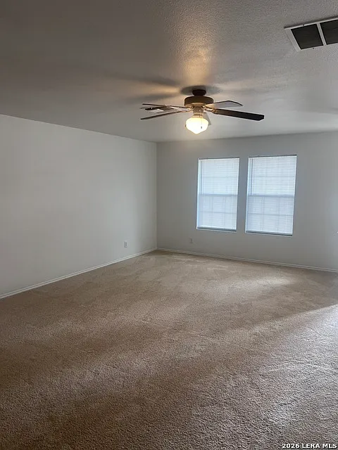 3 bed, 2.5 bath, 2320 sqft, $1,995 — Photo 2