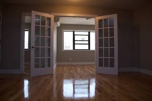 Rented by P Management | media 8