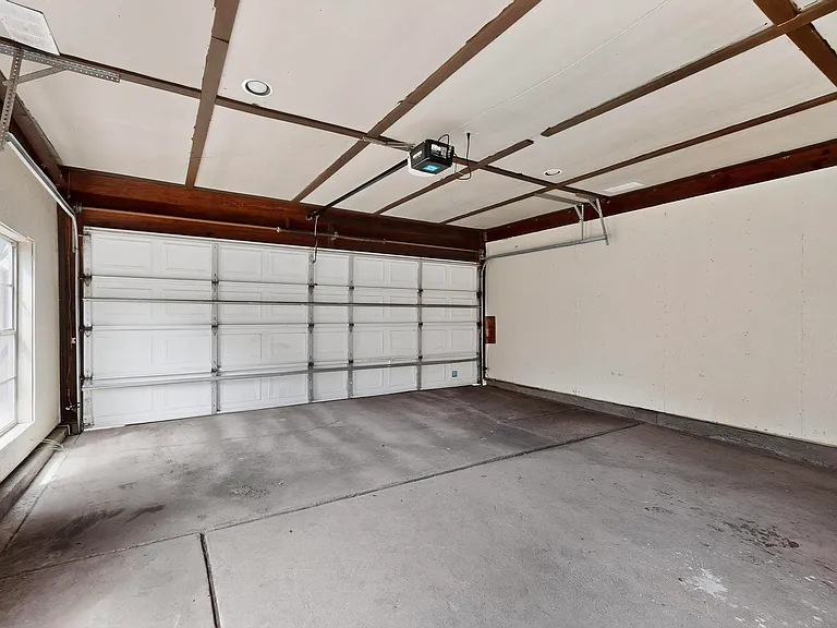 936 Sugarberry Dr — Photo 33